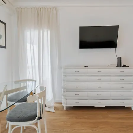 Lovely Iii Apartment *
